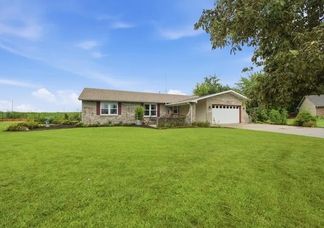 Photo 3 of Single family home for sale at 24208 W Frances Ct, Shorewood, IL 60404 | MLS# 12788813 | Listing updated on 2026-10-21