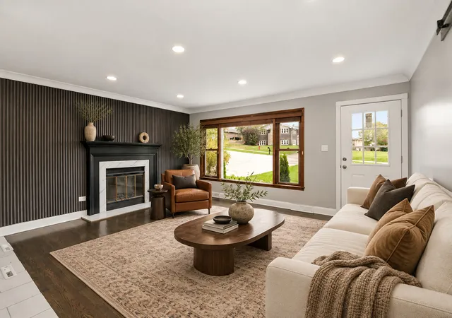 Photo 2 of Single family home for sale at 8021 W 91st Street, Hickory Hills, IL 60457 | MLS# 12788832 | Listing updated on 2026-10-27