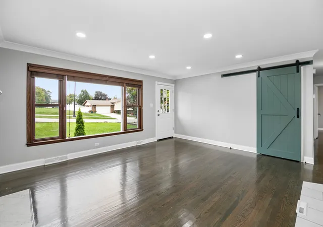 Photo 4 of Single family home for sale at 8021 W 91st Street, Hickory Hills, IL 60457 | MLS# 12788832 | Listing updated on 2026-10-27