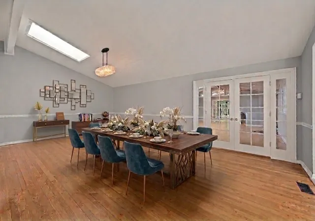 Photo 4 of Single family home for sale at 1161 Winwood Dr, Lake Forest, IL 60045 | MLS# 12788845 | Listing updated on 2026-10-20