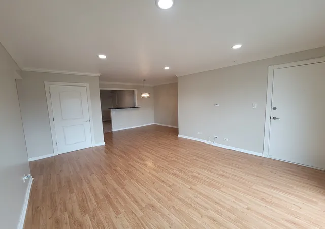 Photo 2 of Condo for sale at 9368 Bay Colony Dr #3N, Des Plaines, IL 60016 | MLS# 12788866 | Listing updated on 2026-10-21