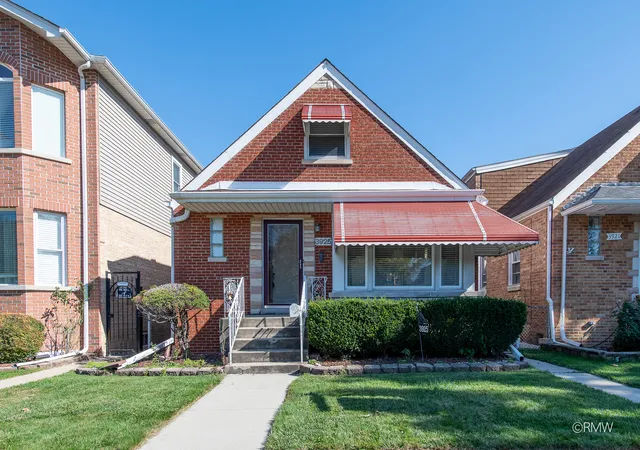 Photo 2 of Single family home for sale at 3925 N Cumberland Ave, Chicago, IL 60634 | MLS# 12788875 | Listing updated on 2026-10-28