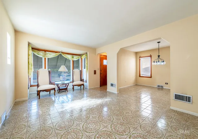 Photo 4 of Single family home for sale at 3925 N Cumberland Ave, Chicago, IL 60634 | MLS# 12788875 | Listing updated on 2026-10-28