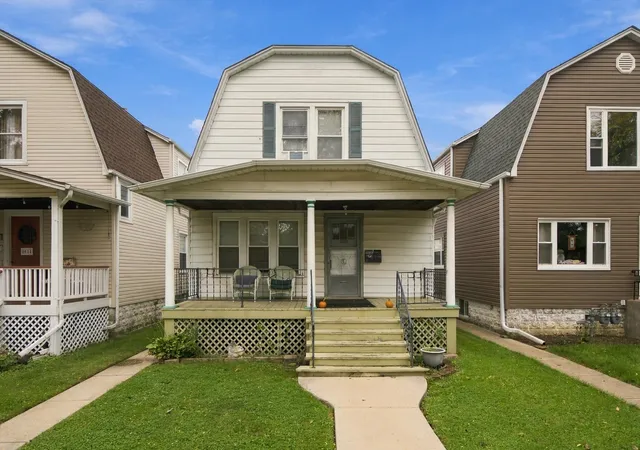 Photo 2 of Multi family home for sale at 5618 N Major Ave, Chicago, IL 60646 | MLS# 12788881 | Listing updated on 2026-10-22