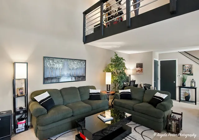 Photo 4 of Townhouse for sale at 621 Chip Ct, Gurnee, IL 60031 | MLS# 12788896 | Listing updated on 2026-10-27
