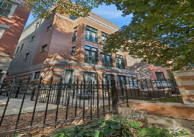 Condo for sale at 2842 N Burling St #4, Chicago, IL 60657 | MLS# 12788910
