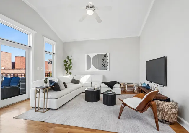 Photo 3 of Condo for sale at 2842 N Burling St #4, Chicago, IL 60657 | MLS# 12788910 | Listing updated on 2026-10-29
