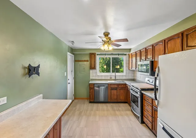 Listing Photo 5 - Condo for sale in building located at 1406 S Fairfield Ave, Lombard, IL 60148 - Unit #49B