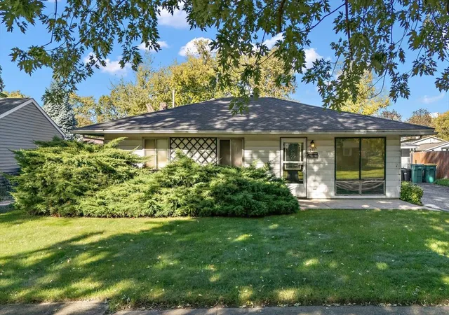 Photo 1 of Single family home for sale at 2715 Campbell St, Joliet, IL 60435 | MLS# 12788912 | Listing updated on 2026-10-22