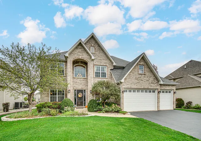Photo 1 of Single family home for sale at 2431 Bauer Rd, North Aurora, IL 60542 | MLS# 12788913 | Listing updated on 2026-10-20