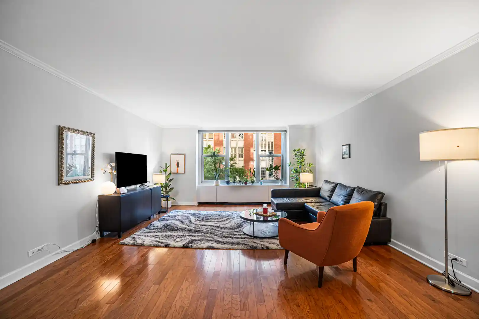 Listing Photo 2 - Condo for sale in 1325 N State Pkwy located at 1325 N State Pkwy, Chicago, IL 60610 - Unit #6D