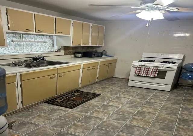 Photo 2 of Single family home for sale at 502 S Pierpont Ave, Rockford, IL 61102 | MLS# 12788959 | Listing updated on 2026-10-20