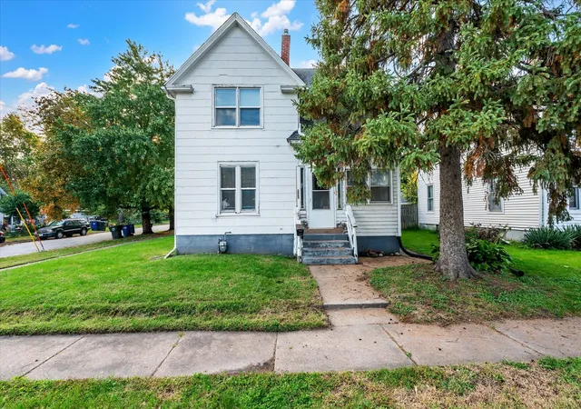 Single family home for sale at 706 N Howell St, Davenport, IA 52802 | MLS# 12788960