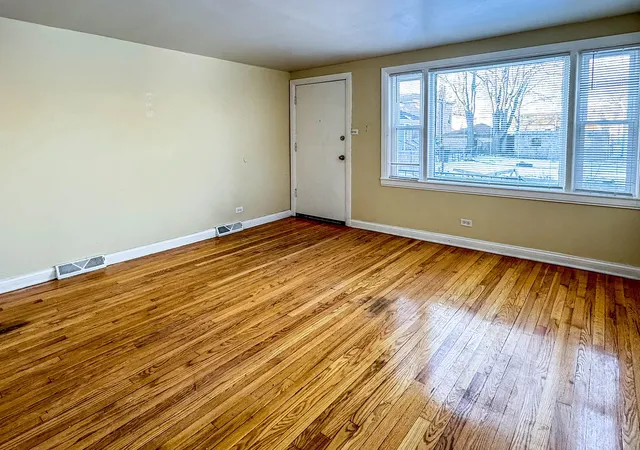 Photo 2 of Townhouse for sale at 7717 S Saginaw Ave #H, Chicago, IL 60649 | MLS# 12788969 | Listing updated on 2026-10-29