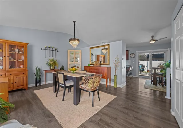 Photo 2 of Single family home for sale at 1402 Green Oak Trl, Aurora, IL 60506 | MLS# 12788971 | Listing updated on 2026-10-22