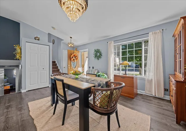 Photo 3 of Single family home for sale at 1402 Green Oak Trl, Aurora, IL 60506 | MLS# 12788971 | Listing updated on 2026-10-22
