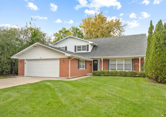 Photo 1 of Single family home for sale at 2206 W Lawrence Ln, Mount Prospect, IL 60056 | MLS# 12788981 | Listing updated on 2026-10-21