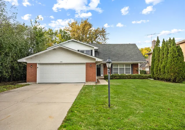 Photo 2 of Single family home for sale at 2206 W Lawrence Ln, Mount Prospect, IL 60056 | MLS# 12788981 | Listing updated on 2026-10-21