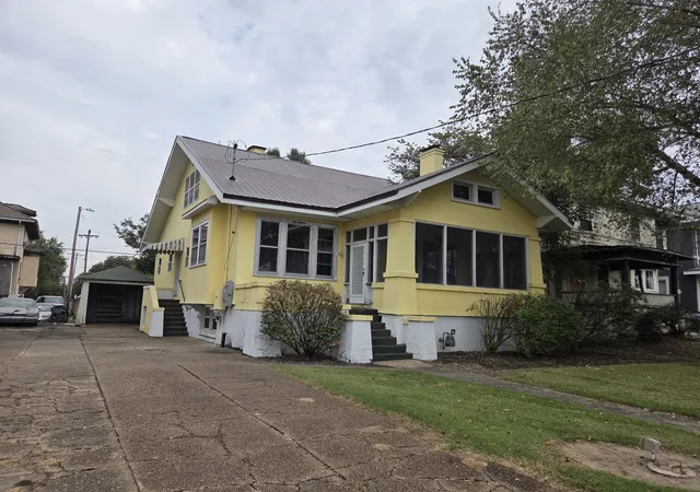Photo 2 of Single family home for sale at 818 Charles St, Cairo, IL 62914 | MLS# 12788982 | Listing updated on 2026-10-22