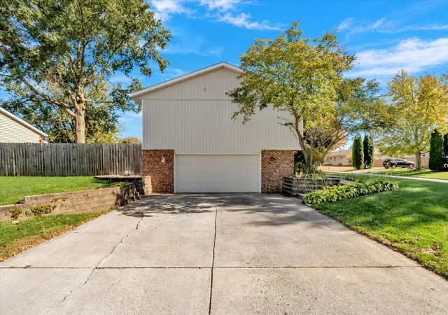 Photo 3 of Single family home for sale at 1201 Meadow Ln, Colona, IL 61241 | MLS# 12789000 | Listing updated on 2026-10-22