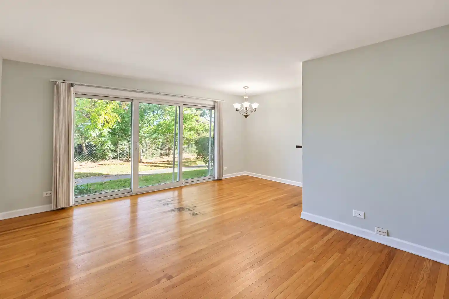 Listing Photo 2 - Condo for sale in 10115 Old Orch Ct located at 10115 Old Orch Ct, Skokie, IL 60076 - Unit #104