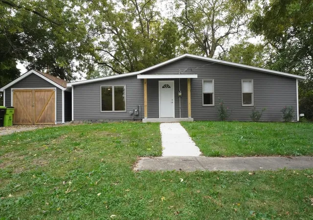 Photo 1 of Single family home for sale at 117 Clark St, Chenoa, IL 61726 | MLS# 12789005 | Listing updated on 2026-10-22