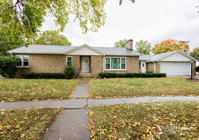 Photo 2 of Single family home for sale at 1495 W Calista St, Kankakee, IL 60901 | MLS# 12789013 | Listing updated on 2026-10-20
