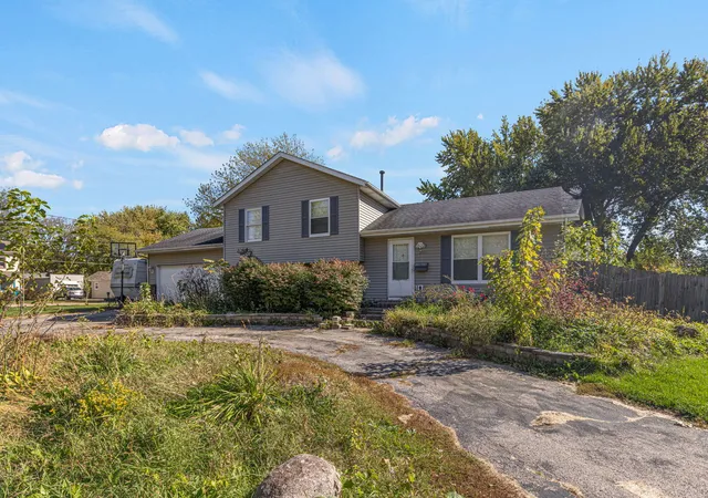 Photo 2 of Single family home for sale at 200 Dunlap St, Harvard, IL 60033 | MLS# 12789024 | Listing updated on 2026-10-21