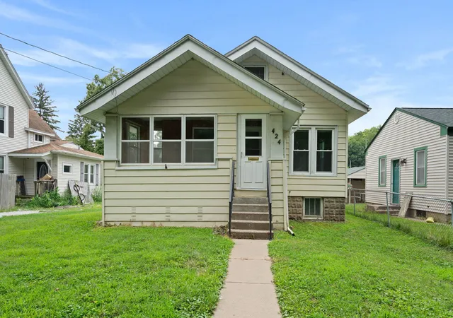 Single family home for sale at 424 S Concord St, Davenport, IA 52802 | MLS# 12789025