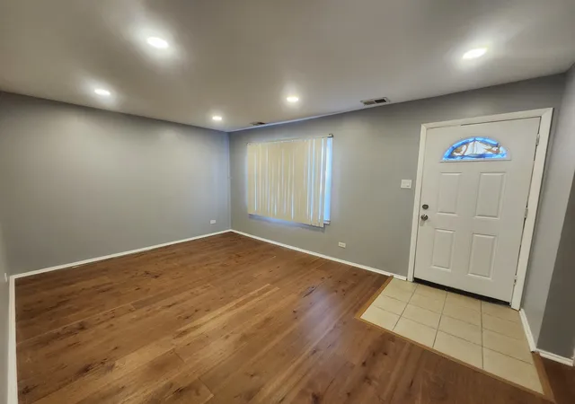 Photo 2 of Townhouse for sale at 10923 S Vincennes Ave, Chicago, IL 60643 | MLS# 12789029 | Listing updated on 2026-10-20