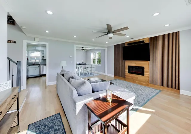 Photo 1 of Single family home for sale at 44 Cranbrook Dr, Des Plaines, IL 60016 | MLS# 12789034 | Listing updated on 2026-10-27