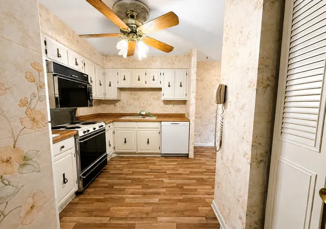 Photo 3 of Condo for sale at 1243 E Baldwin Ln #511, Palatine, IL 60074 | MLS# 12789039 | Listing updated on 2026-10-28