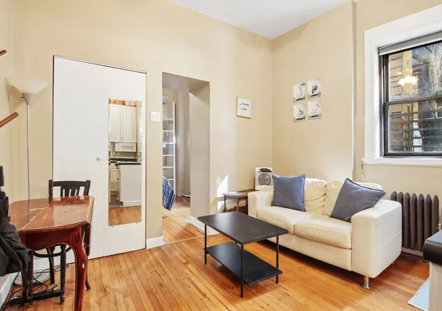 Photo 4 of Condo for sale at 20 E Goethe St #205, Chicago, IL 60610 | MLS# 12789046 | Listing updated on 2026-10-27