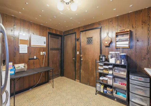 Photo 4 of Single family home for sale at 407 Hunter Ave, Joliet, IL 60436 | MLS# 12789057 | Listing updated on 2026-10-20