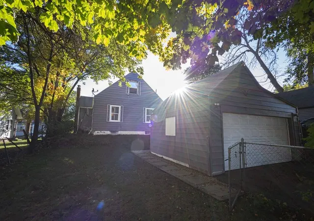 Photo 3 of Single family home for sale at 718 N Central Ave, Rockford, IL 61101 | MLS# 12789061 | Listing updated on 2026-10-20