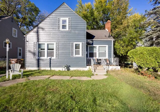 Photo 3 of Single family home for sale at 718 N Central Ave, Rockford, IL 61101 | MLS# 12789061 | Listing updated on 2026-10-20