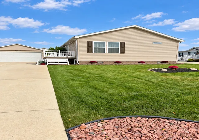 Photo 3 of Manufactured home for sale at 10864 W Turnberry Dr, Frankfort, IL 60423 | MLS# 12789066 | Listing updated on 2026-10-28