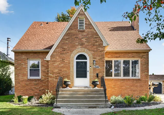 Photo 1 of Single family home for sale at 1500 Tonti St, La Salle, IL 61301 | MLS# 12789087 | Listing updated on 2026-10-22