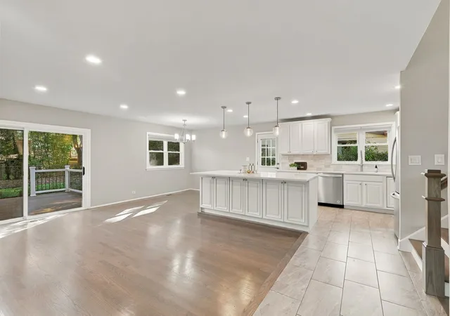 Photo 3 of Single family home for sale at 1101 E Barberry Ln, Mount Prospect, IL 60056 | MLS# 12789112 | Listing updated on 2026-10-27