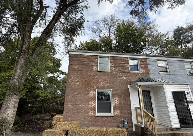 Photo 2 of Townhouse for sale at 2154 E 97th Place, Chicago, IL 60617 | MLS# 12789134 | Listing updated on 2026-10-22