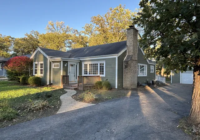 Photo 2 of Single family home for sale at 2929 W Bonnie Brk Ln, Waukegan, IL 60087 | MLS# 12789137 | Listing updated on 2026-10-21
