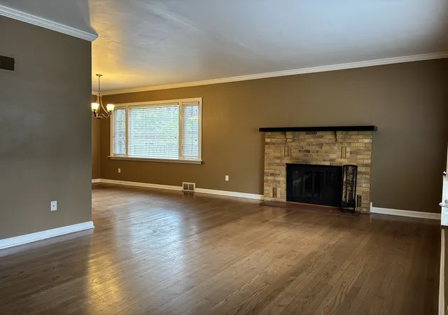 Photo 3 of Single family home for sale at 2929 W Bonnie Brk Ln, Waukegan, IL 60087 | MLS# 12789137 | Listing updated on 2026-10-21