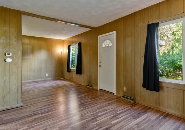 Photo 3 of Sale Pending at 613 Colonial Dr, Machesney Park, IL 61115 | MLS# 12789144 | Listing updated on 2026-10-22