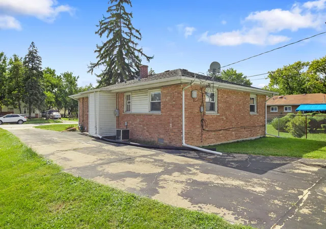 Photo 3 of Single family home for sale at 1848 W 163rd Street, Markham, IL 60428 | MLS# 12789160 | Listing updated on 2026-10-20