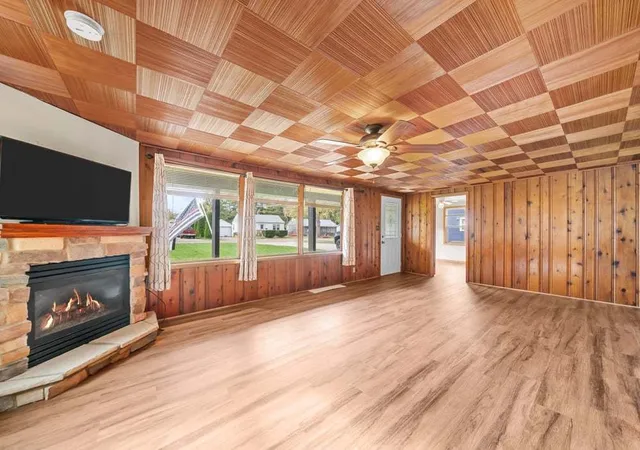 Photo 2 of Single family home for sale at 409 S 9th Street, Oregon, IL 61061 | MLS# 12789162 | Listing updated on 2026-10-20