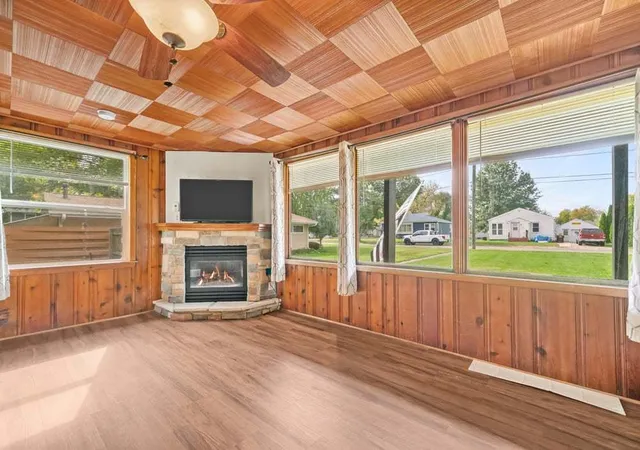 Photo 3 of Single family home for sale at 409 S 9th Street, Oregon, IL 61061 | MLS# 12789162 | Listing updated on 2026-10-20