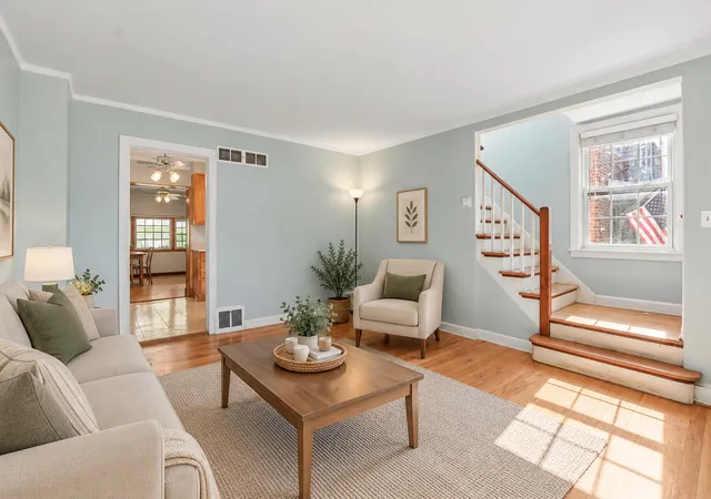 Photo 3 of Townhouse for sale at 1783 Linden St, Des Plaines, IL 60018 | MLS# 12789199 | Listing updated on 2026-10-27