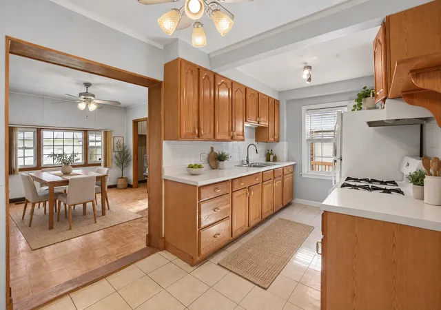 Photo 3 of Townhouse for sale at 1783 Linden St, Des Plaines, IL 60018 | MLS# 12789199 | Listing updated on 2026-10-27