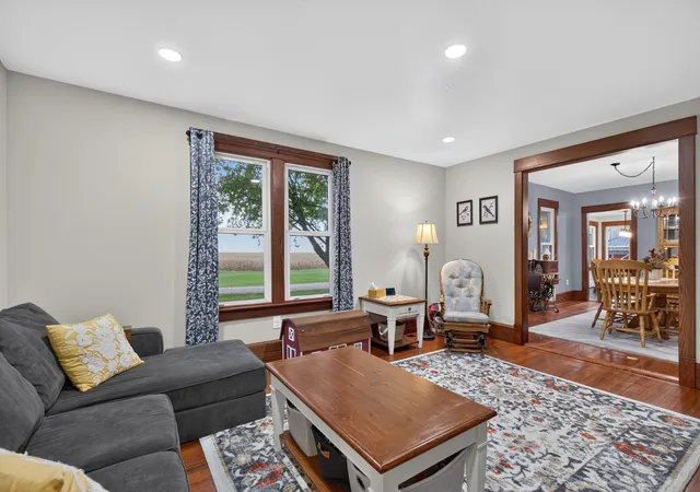 Photo 2 of Single family home for sale at 1279 N 1550th Road, Streator, IL 61364 | MLS# 12789207 | Listing updated on 2026-10-21