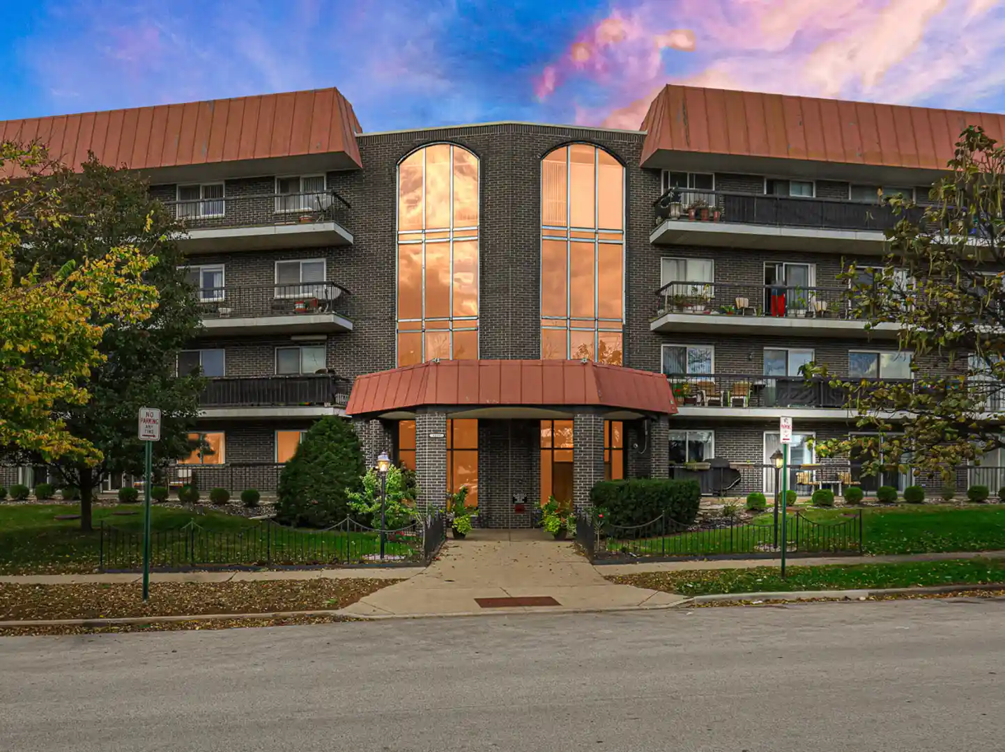 Listing Photo 1 - Condo for sale in 4840 Foster St located at 4840 Foster St, Skokie, IL 60077 - Unit #105